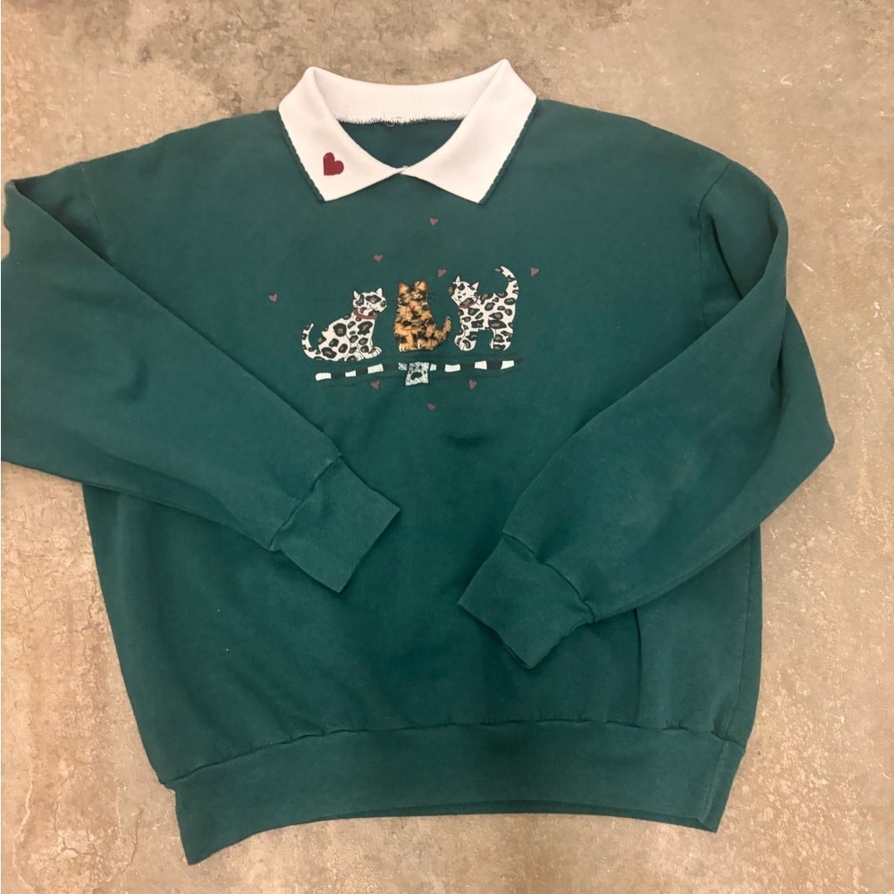 Cat lover vintage Green Sweater with White Collar‎ and Heart Detail